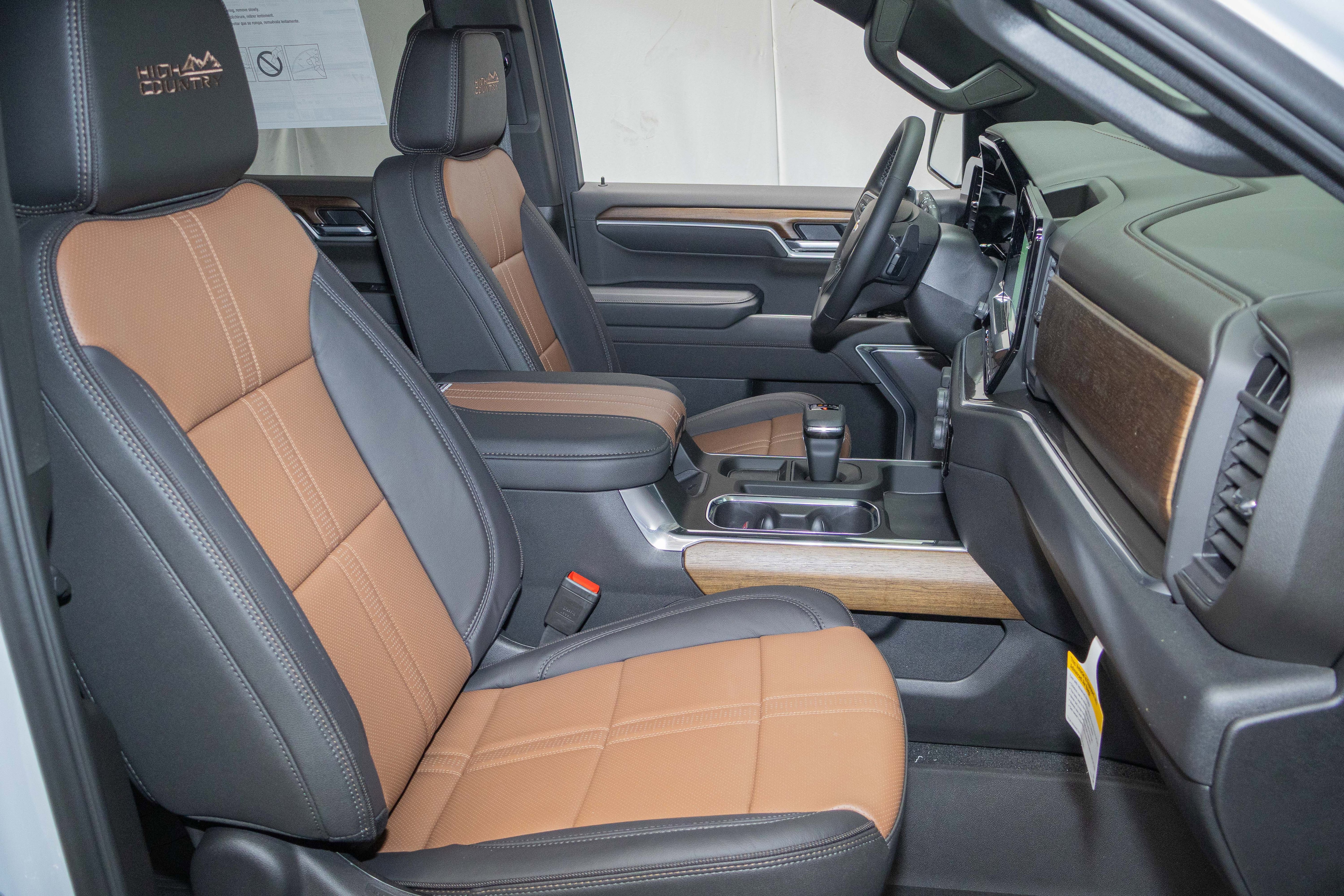 New 2026 Chevrolet Silverado 1500 High Country w/ High Country Premium Package AWD/4WD image 11