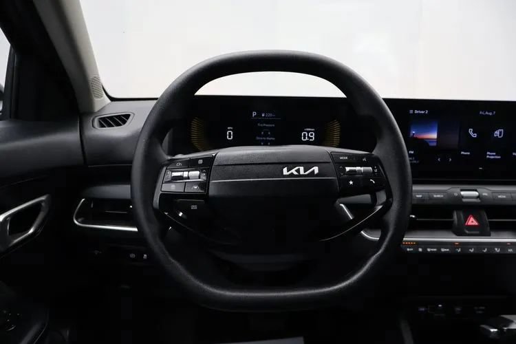 Used 2025 Kia K4 FWD image 19