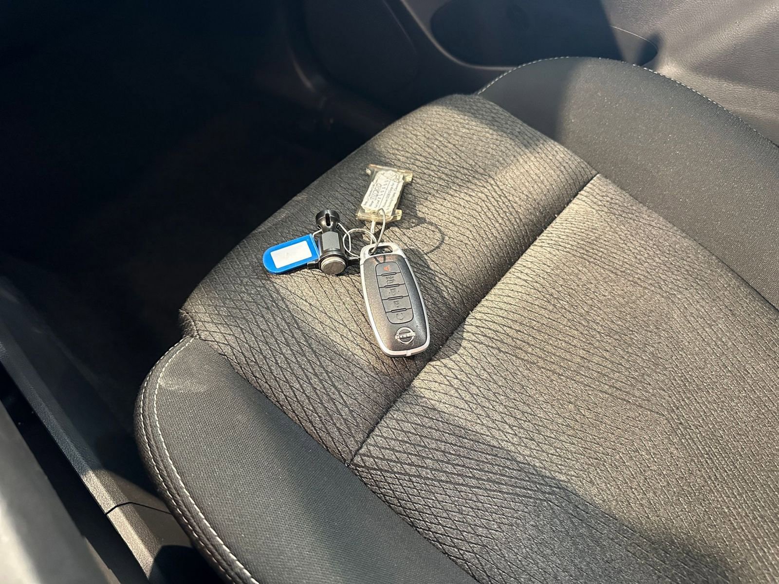 Used 2025 Nissan Rogue SV image 22