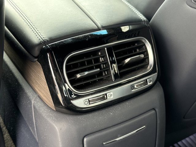 Used 2021 Genesis G90 3.3T Premium image 12