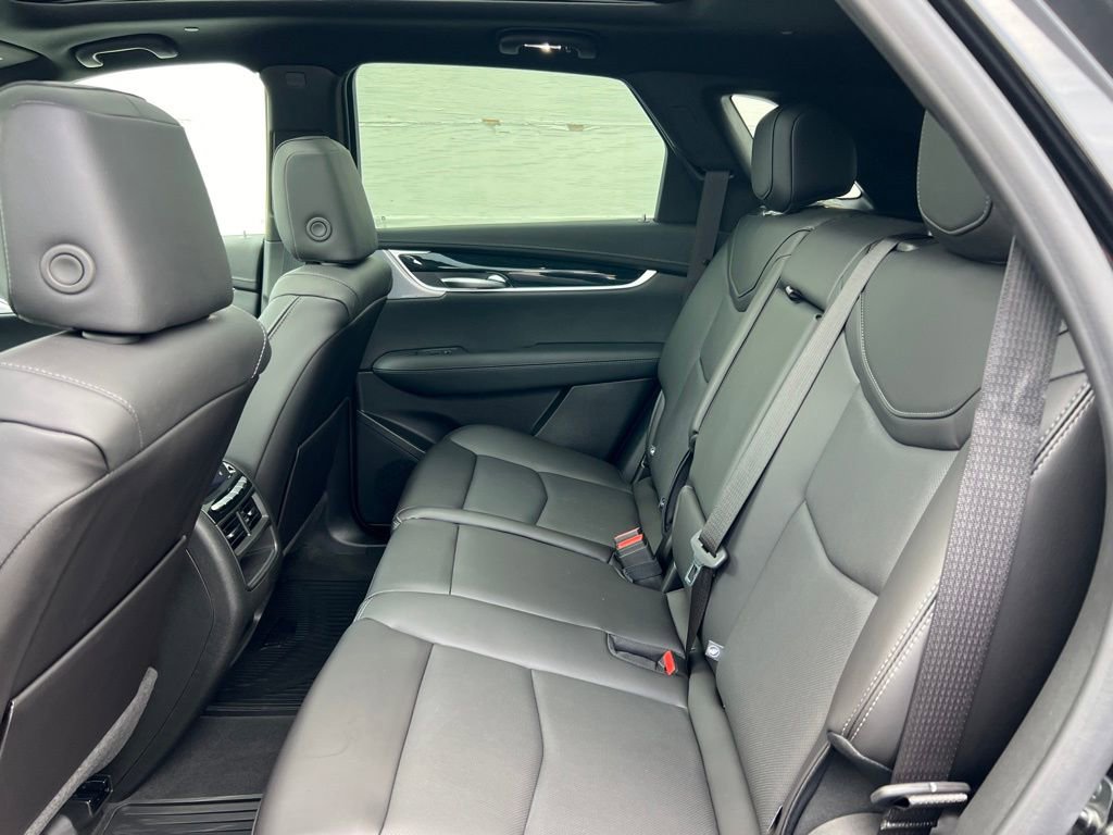 Used 2025 Cadillac XT5 Premium Luxury w/ Technology Package image 16