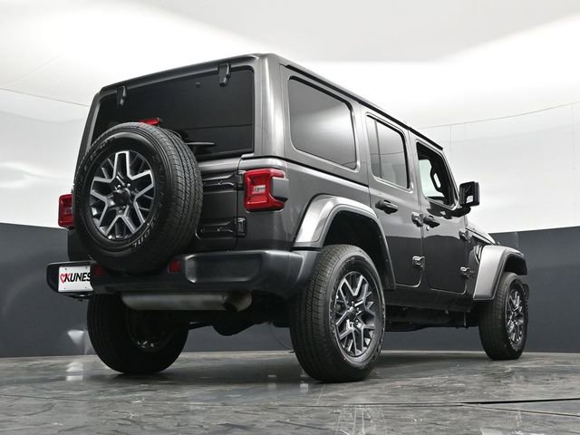 Used 2025 Jeep Wrangler Unlimited Sahara AWD/4WD image 52