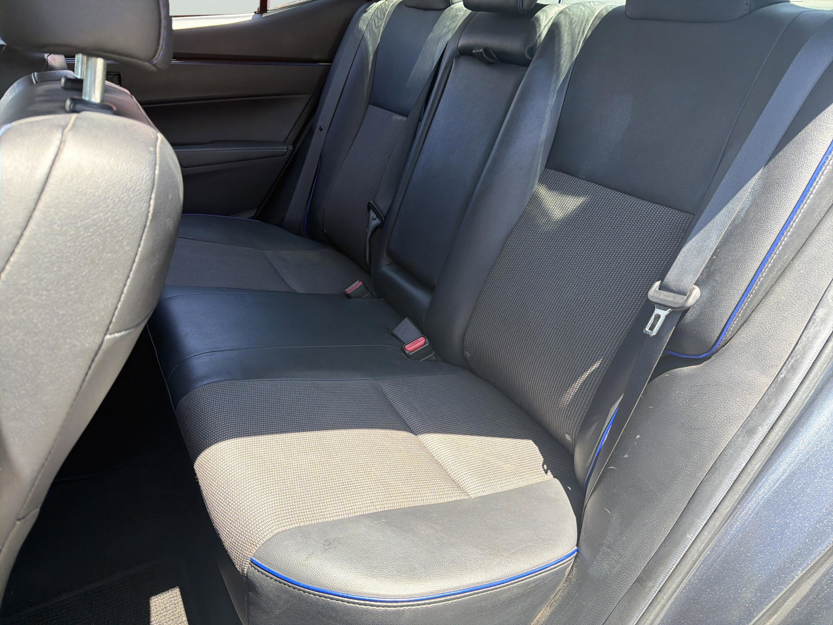 Used 2019 Toyota Corolla SE FWD image 22