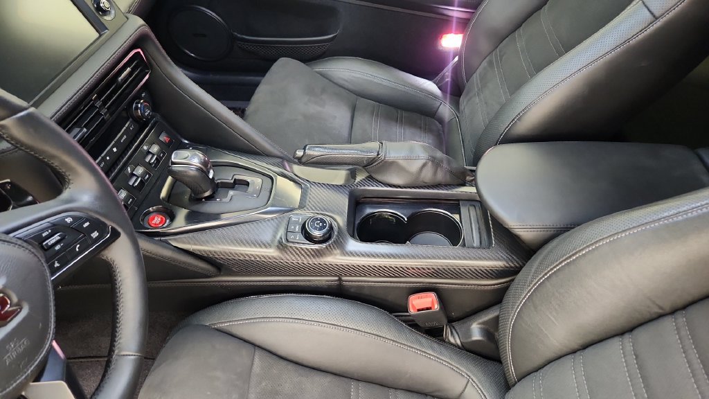Used 2020 Nissan GT-R Premium AWD/4WD image 38
