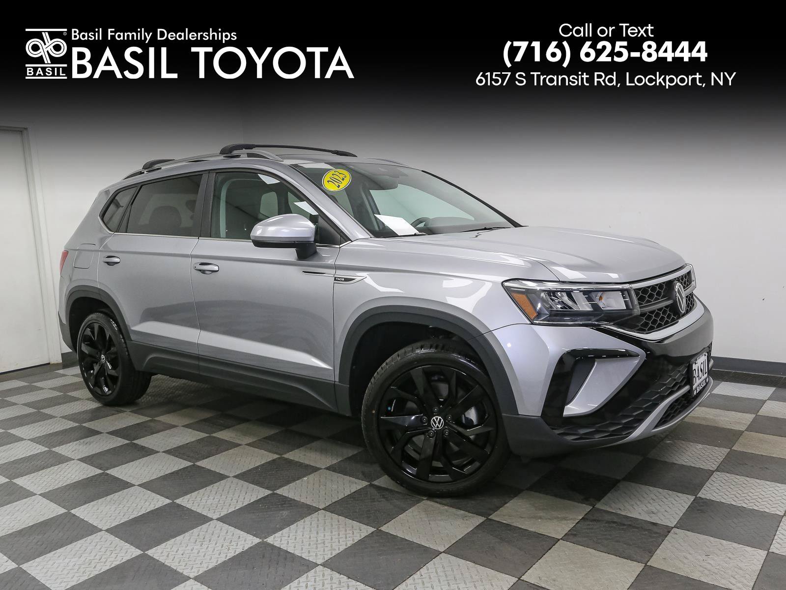 Used 2023 Volkswagen Taos SE w/ Black Wheel Package FWD image 1