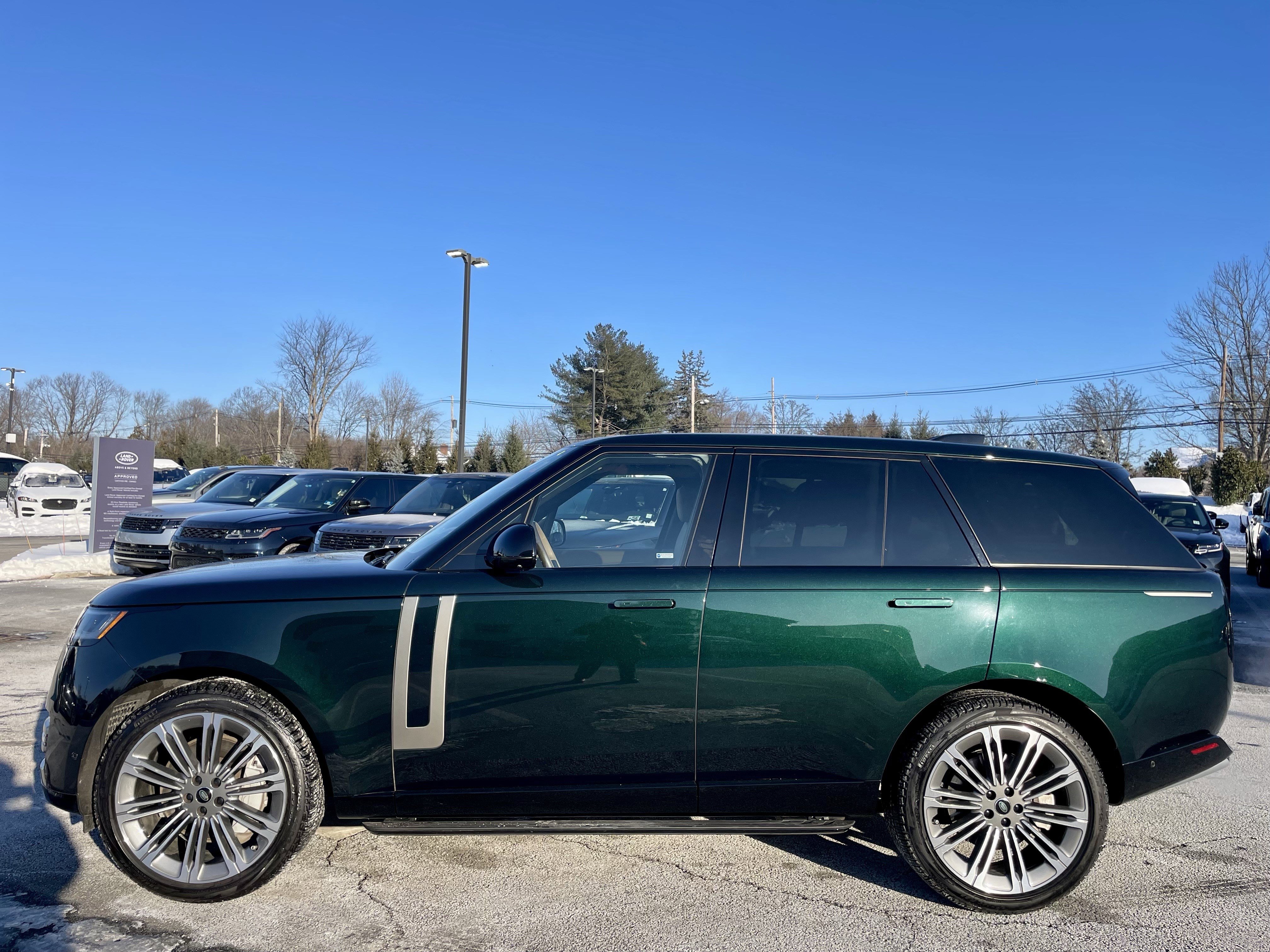 Used 2024 Land Rover Range Rover SE image 8