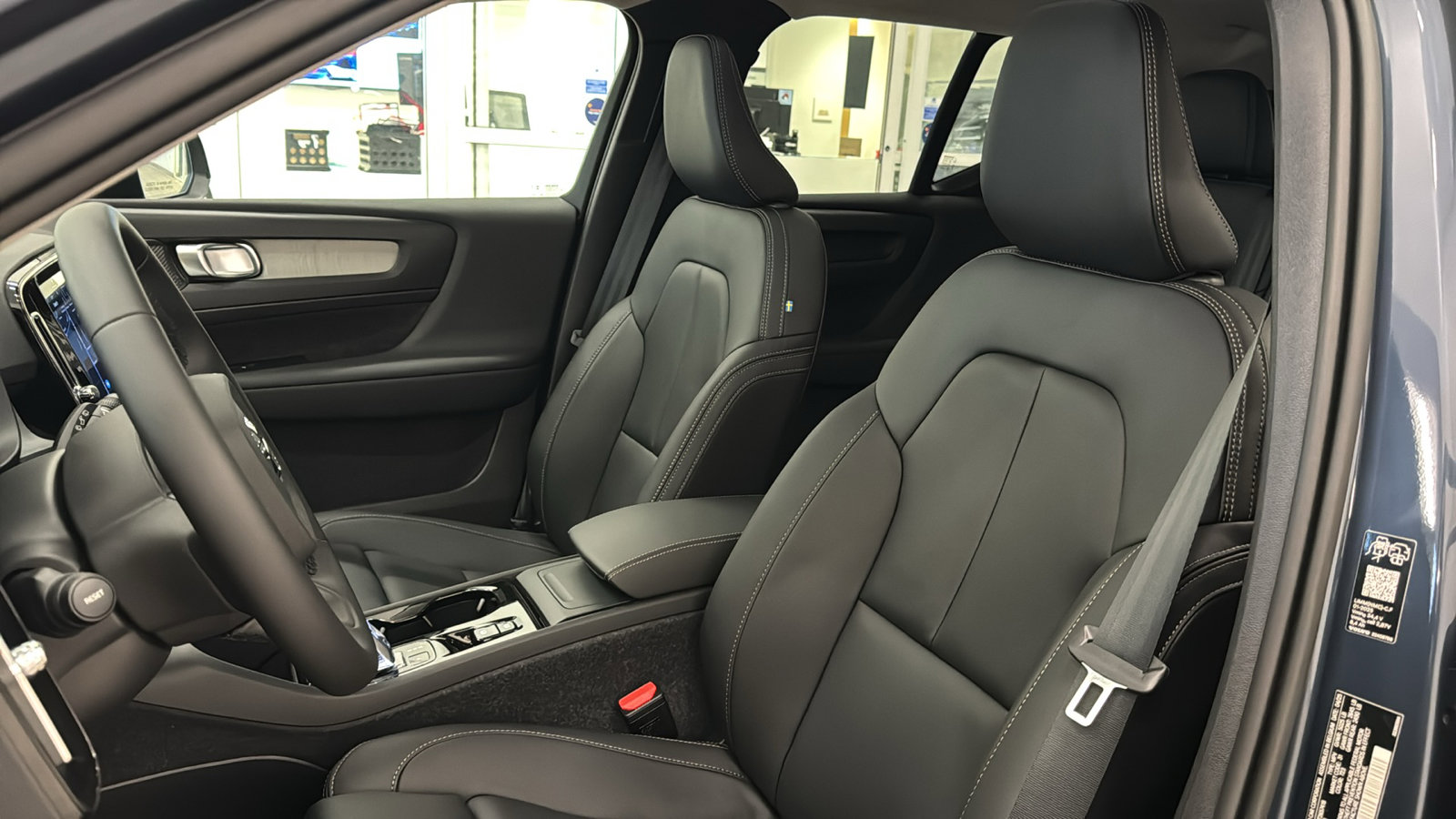 New 2026 Volvo XC40 B5 Ultra w/ Protection Package Premier AWD/4WD image 23