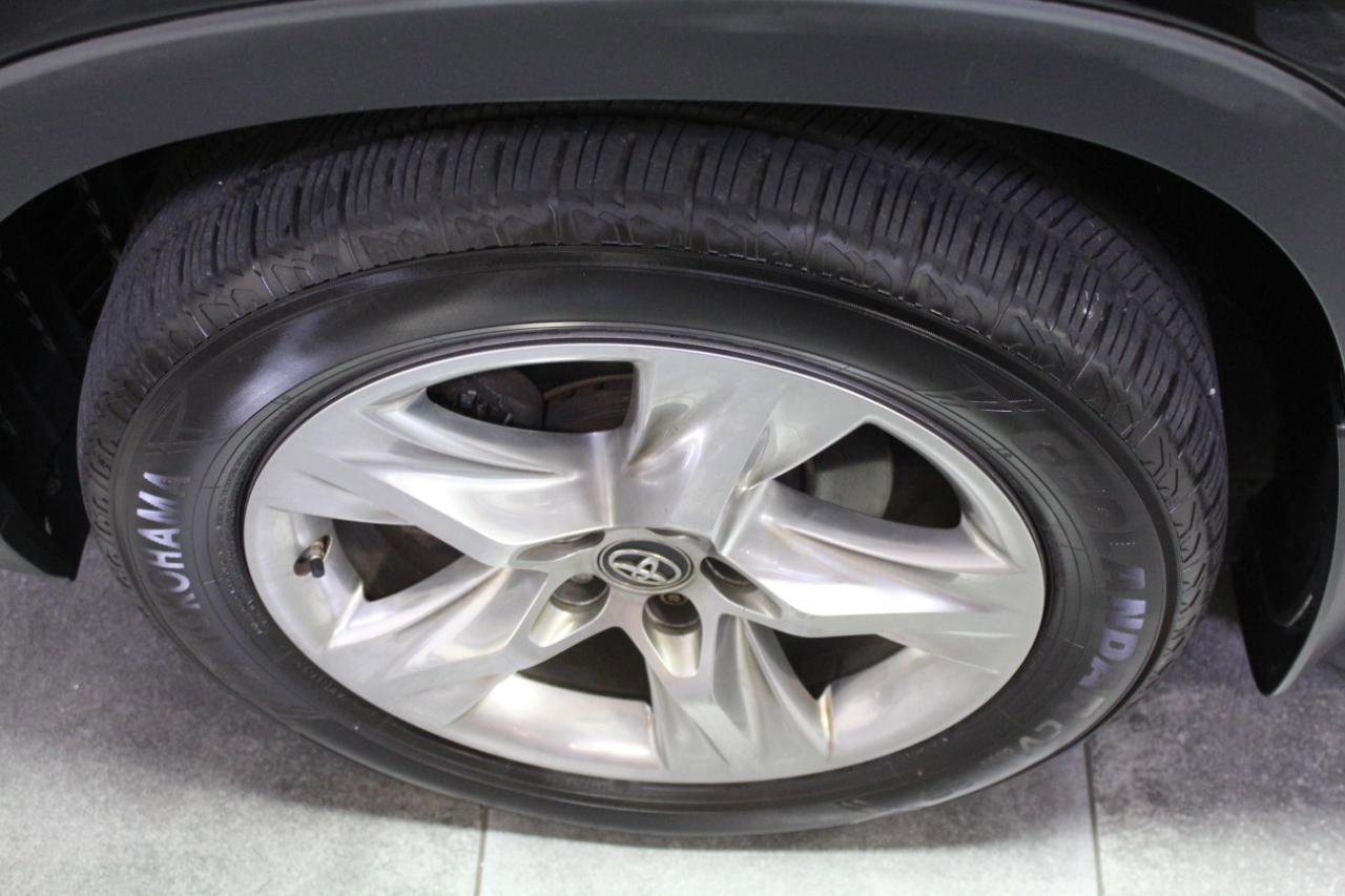 Used 2017 Toyota Highlander Limited Platinum image 35