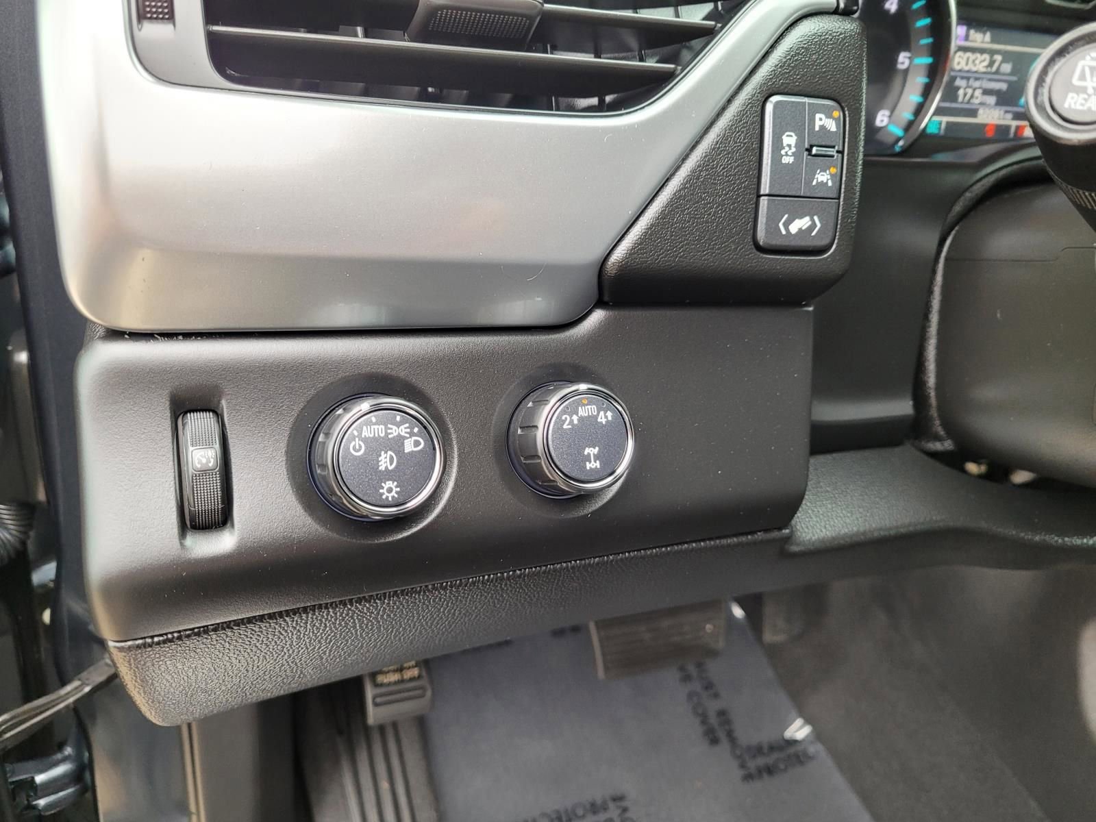 Used 2020 Chevrolet Tahoe LT image 28