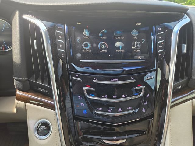 Used 2018 Cadillac Escalade Luxury RWD image 9