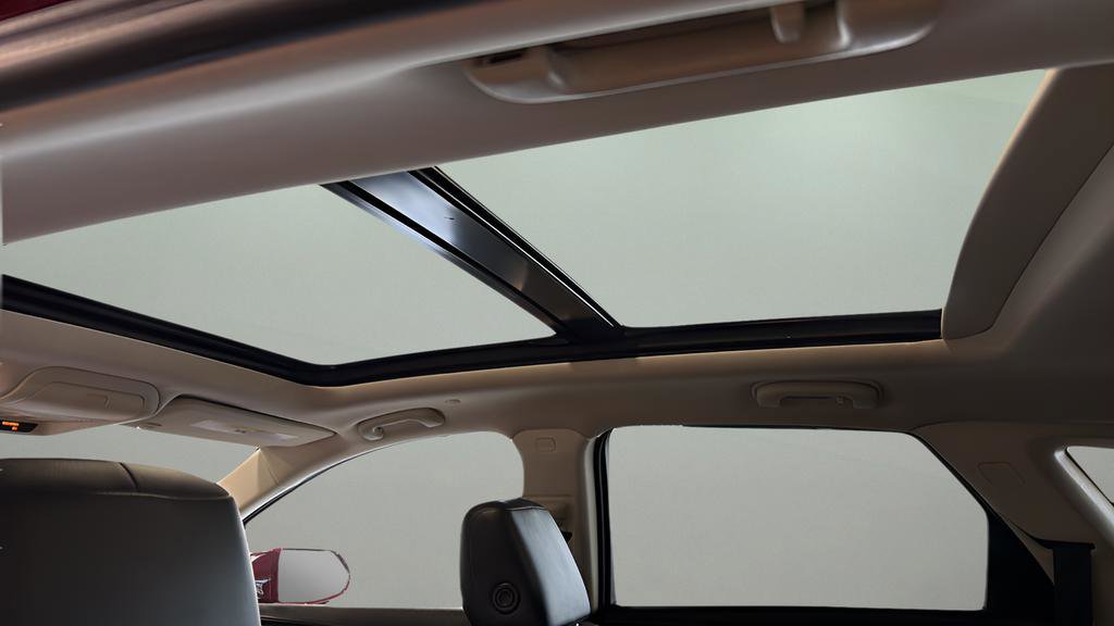 Used 2018 Cadillac XT5 Luxury w/ Driver Awareness Package image 16