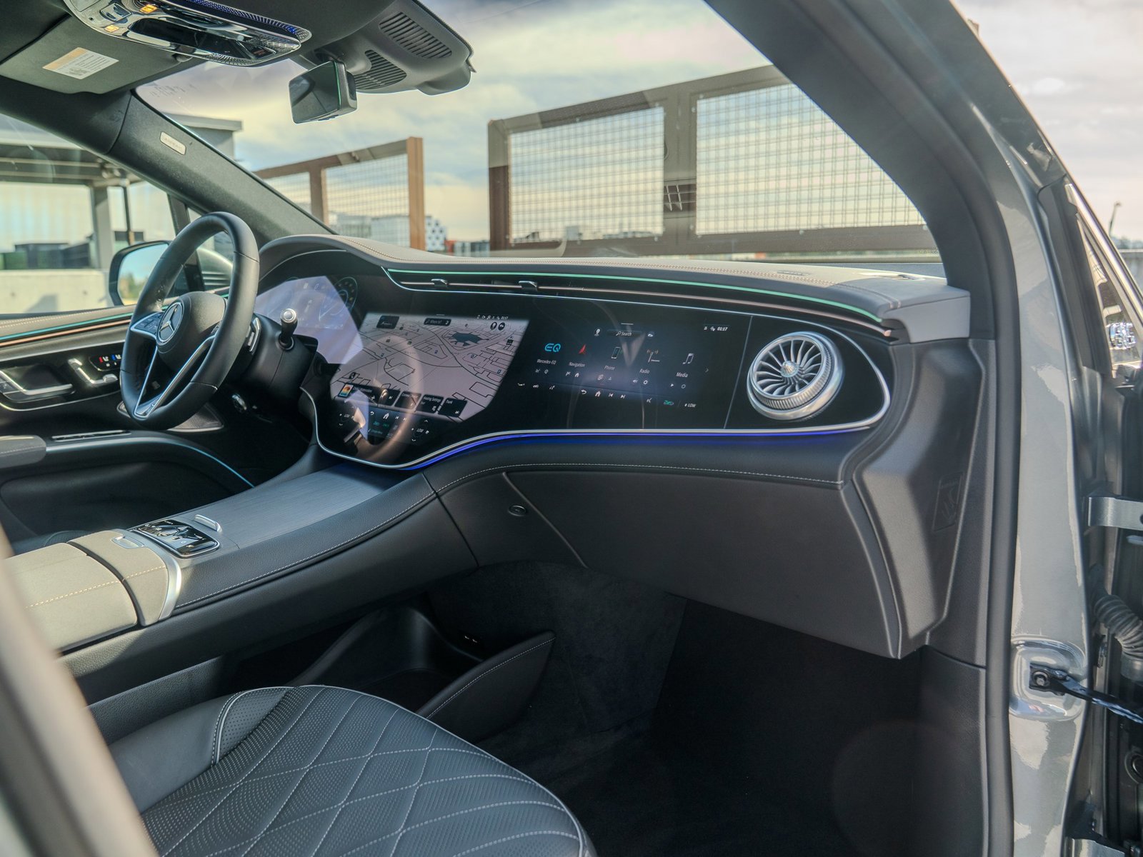 Used 2025 Mercedes-Benz EQS 580 4MATIC SUV image 27