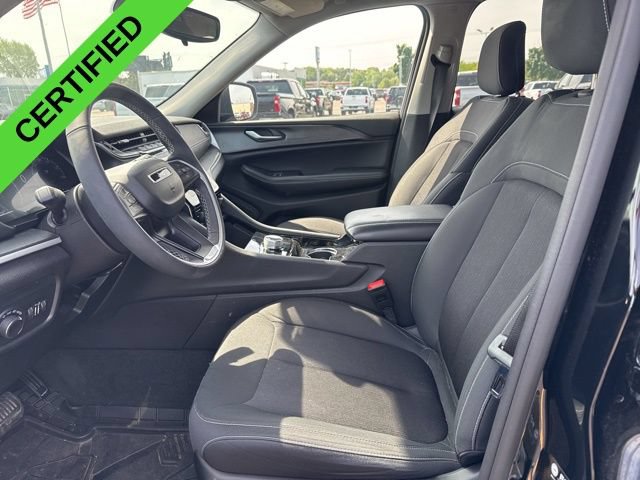 Used 2023 Jeep Grand Cherokee Laredo w/ Luxury Tech Group I AWD/4WD image 10