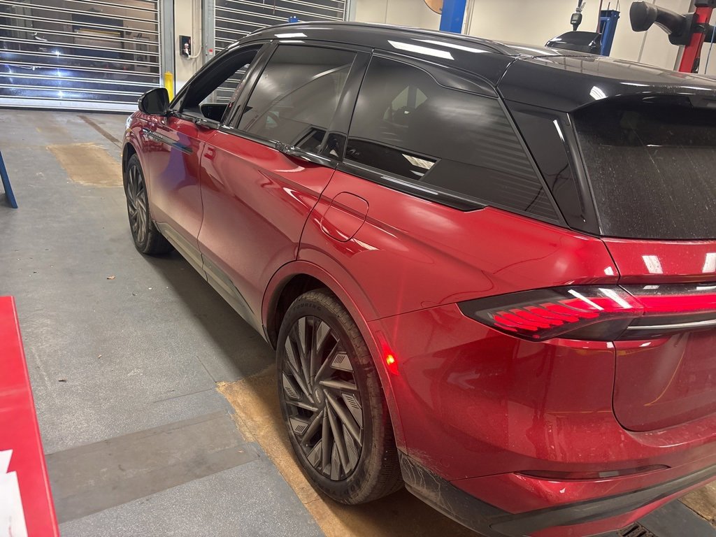 Used 2024 Lincoln Nautilus Reserve w/ Equipment Group 203A image 3