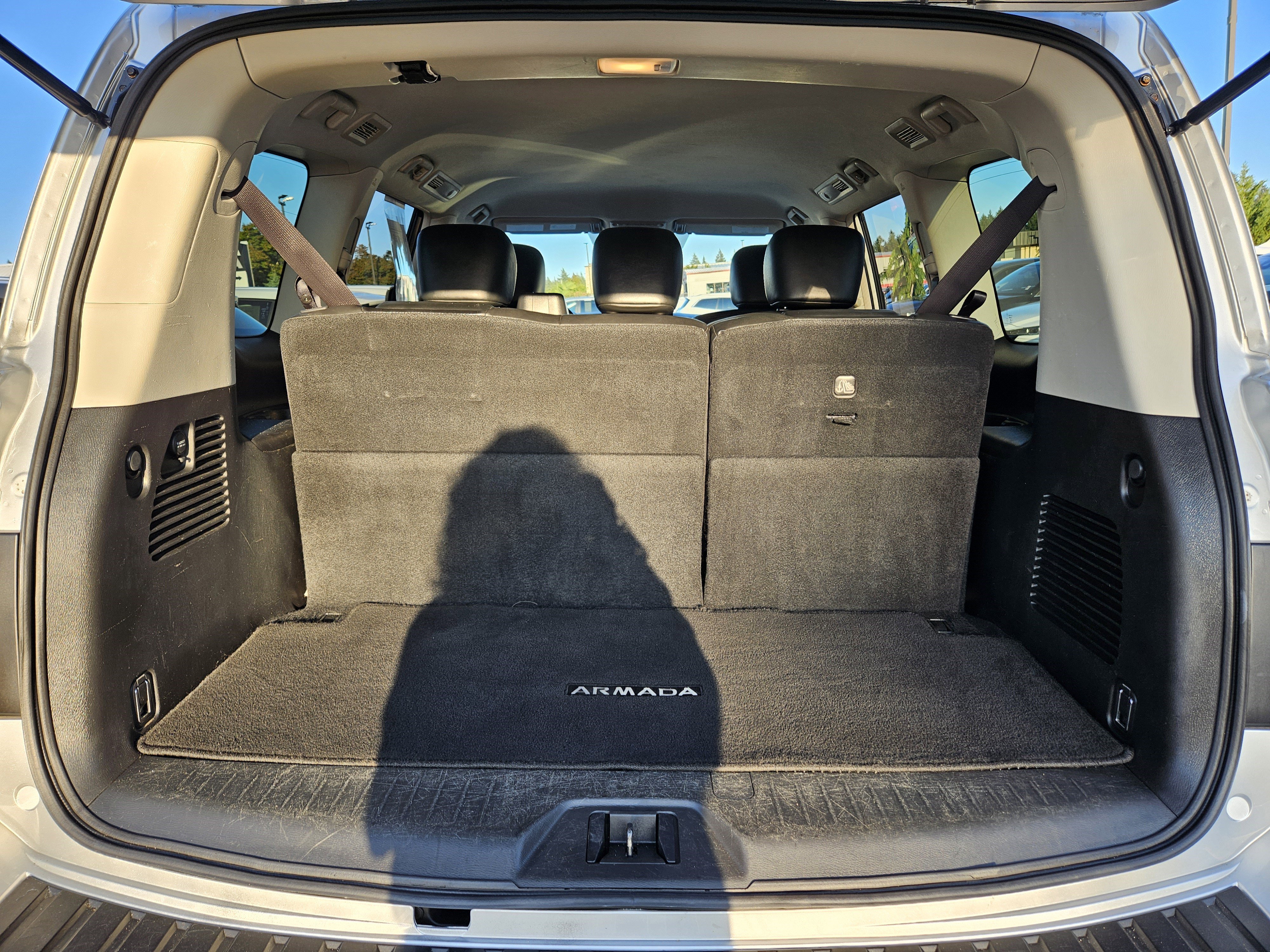 Used 2021 Nissan Armada SV image 14