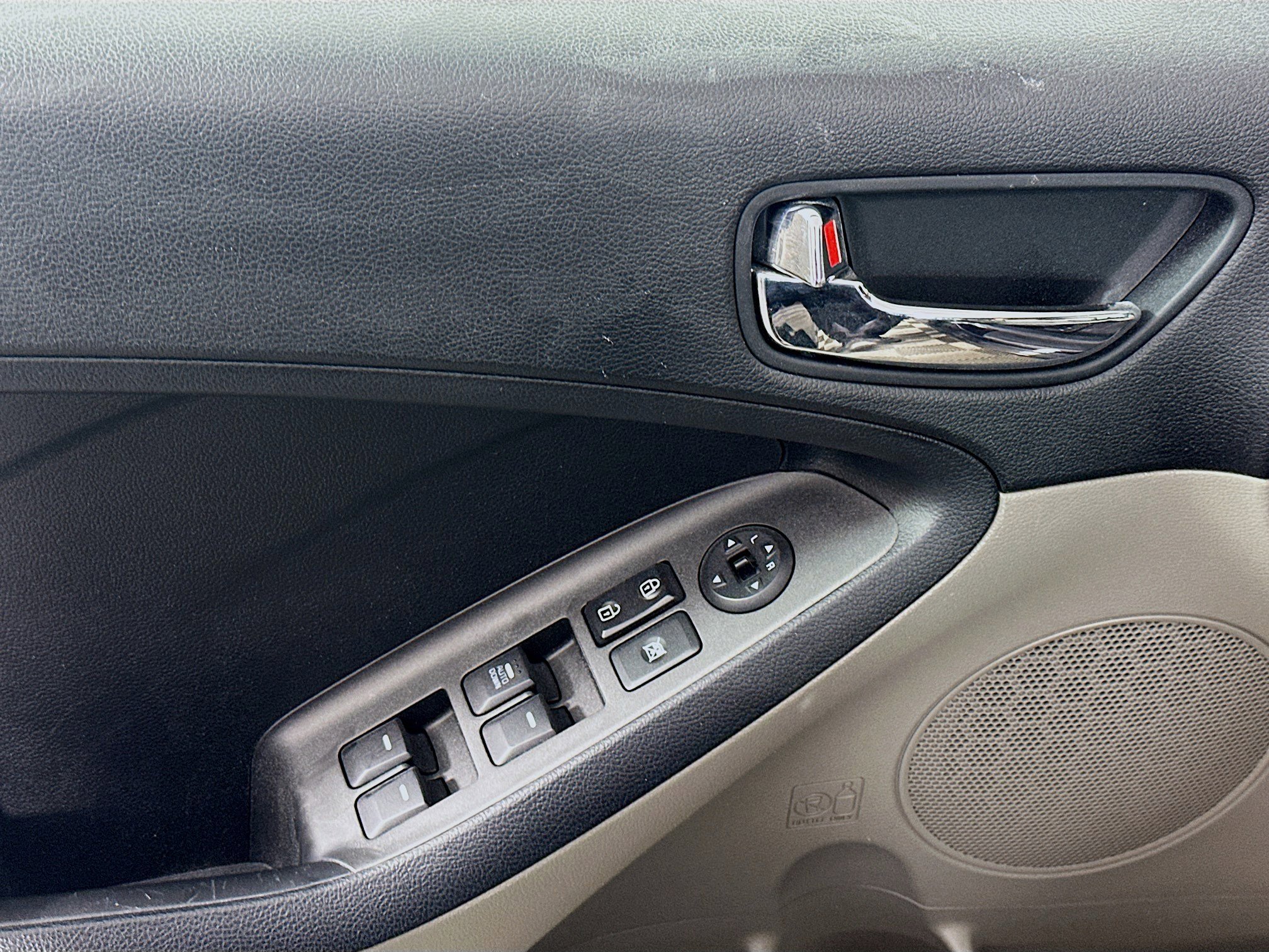 Used 2015 Kia Forte LX image 13