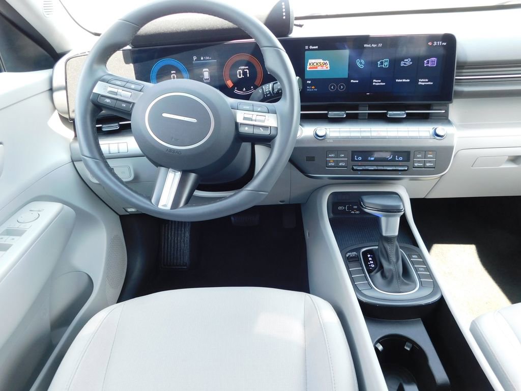 Used 2025 Hyundai Kona SEL FWD image 16