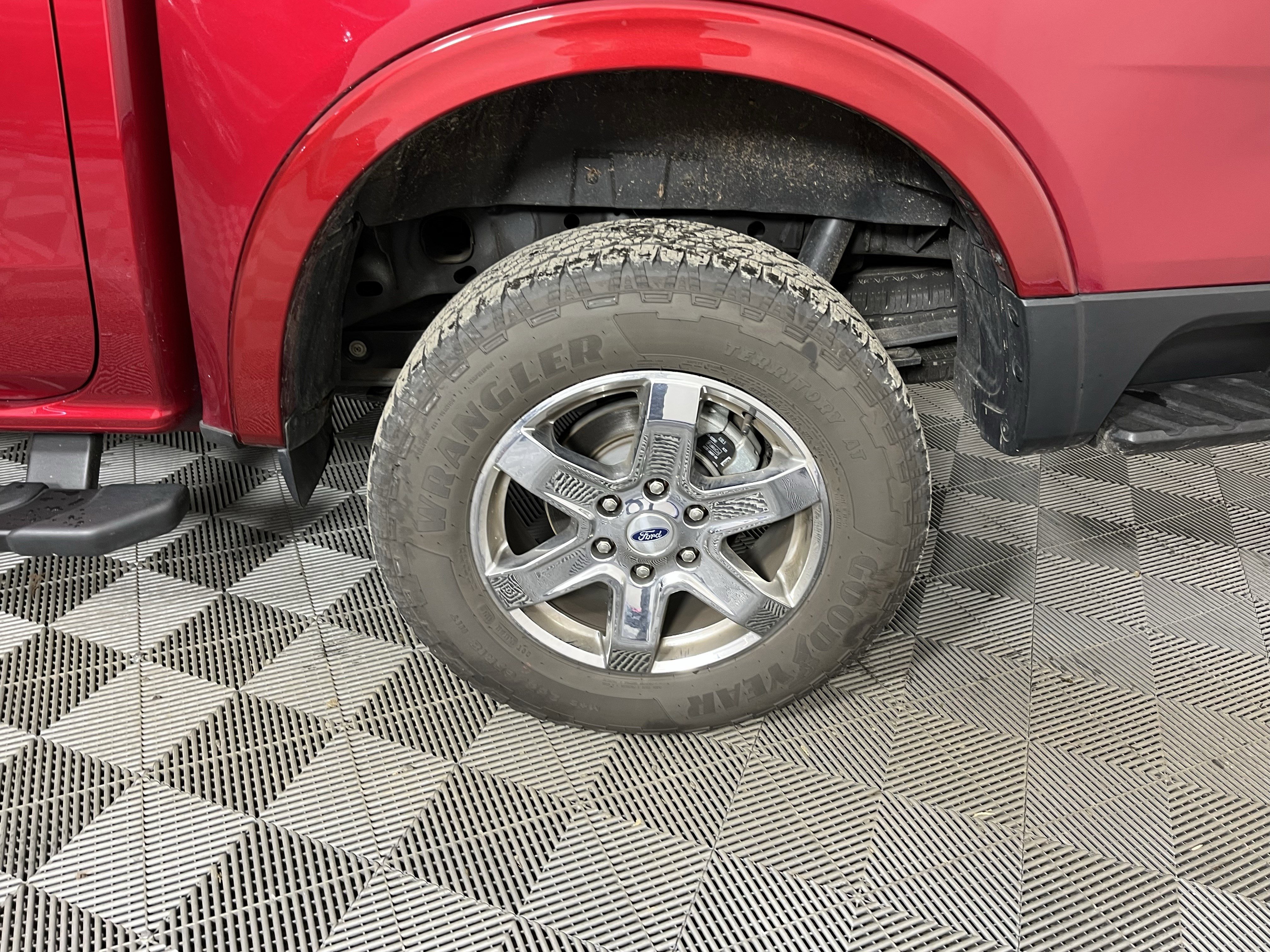 Used 2025 Ford Ranger Lariat w/ Chrome Accent Package image 20