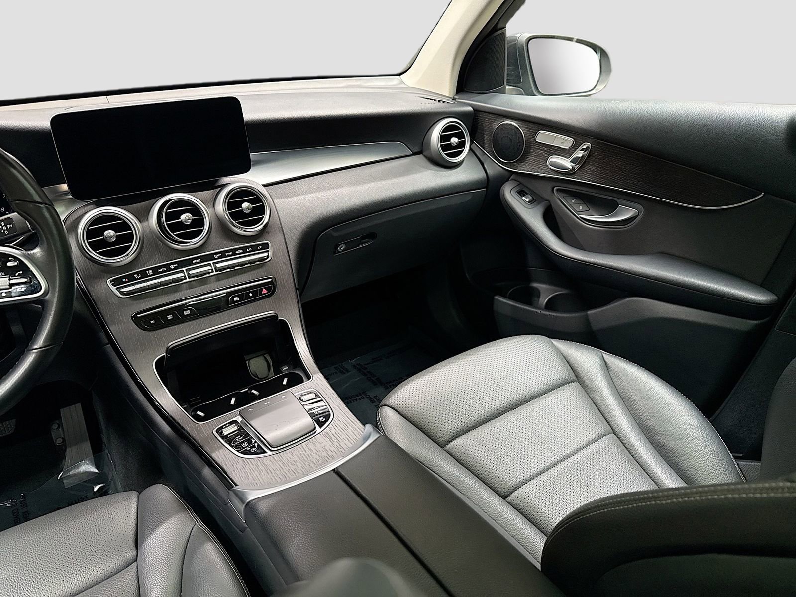 Used 2022 Mercedes-Benz GLC 300 image 23