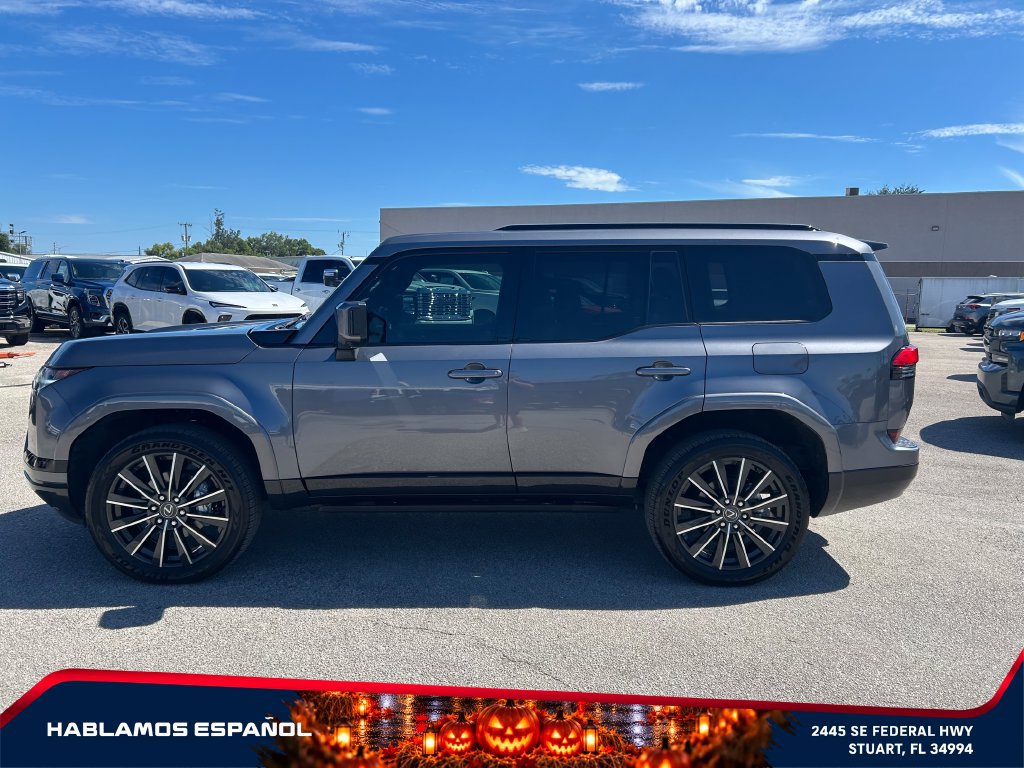 Used 2025 Lexus GX 550 w/ Cold Area Package AWD/4WD image 8