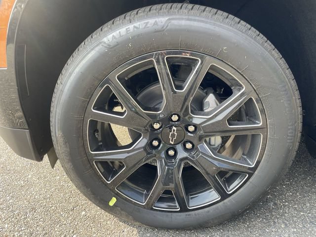 New 2026 Chevrolet Suburban LT w/ Comfort Package AWD/4WD image 10