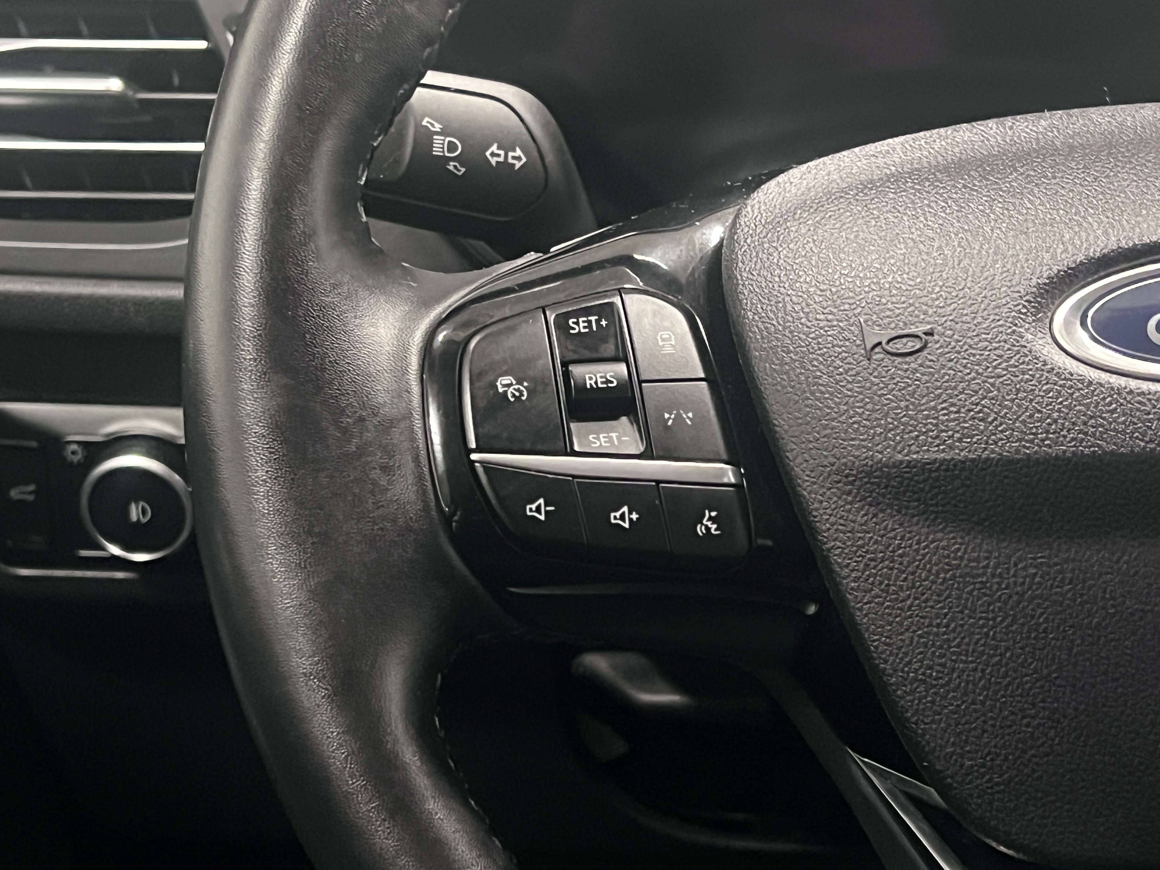 Used 2024 Ford Escape Platinum image 18