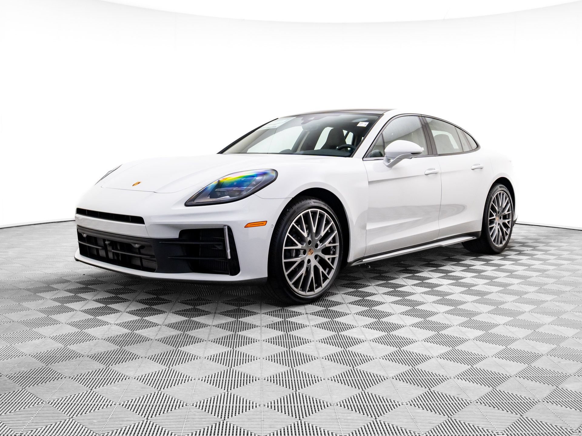 New 2026 Porsche Panamera 4 AWD/4WD image 1