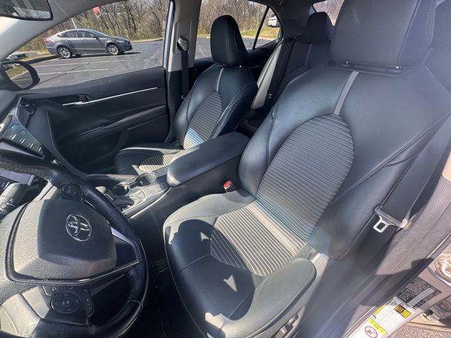 Used 2019 Toyota Camry SE image 9