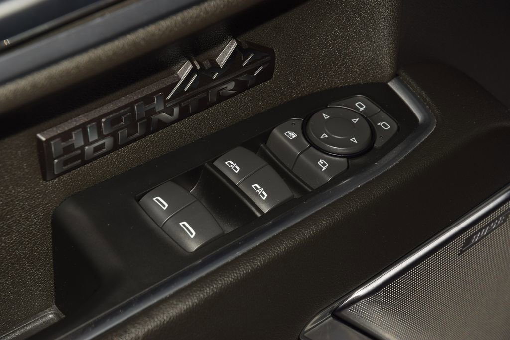 Used 2024 Chevrolet Silverado 1500 High Country w/ High Country Premium Package AWD/4WD image 46