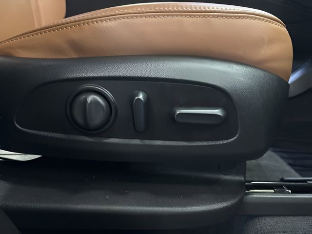 Used 2020 Buick Enclave Essence w/ Sound and Sites Package image 29
