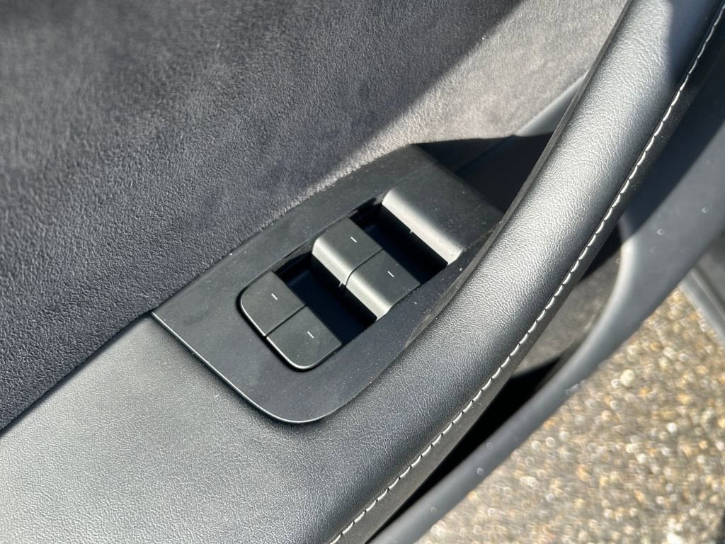 Used 2024 Tesla Model Y Long Range image 19