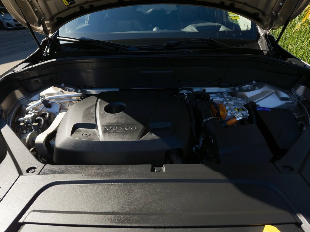 Used 2025 Volvo XC90 T8 Ultra w/ Protection Package Premier image 24