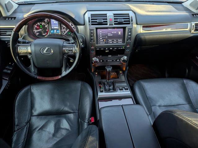 Used 2016 Lexus GX 460 image 18