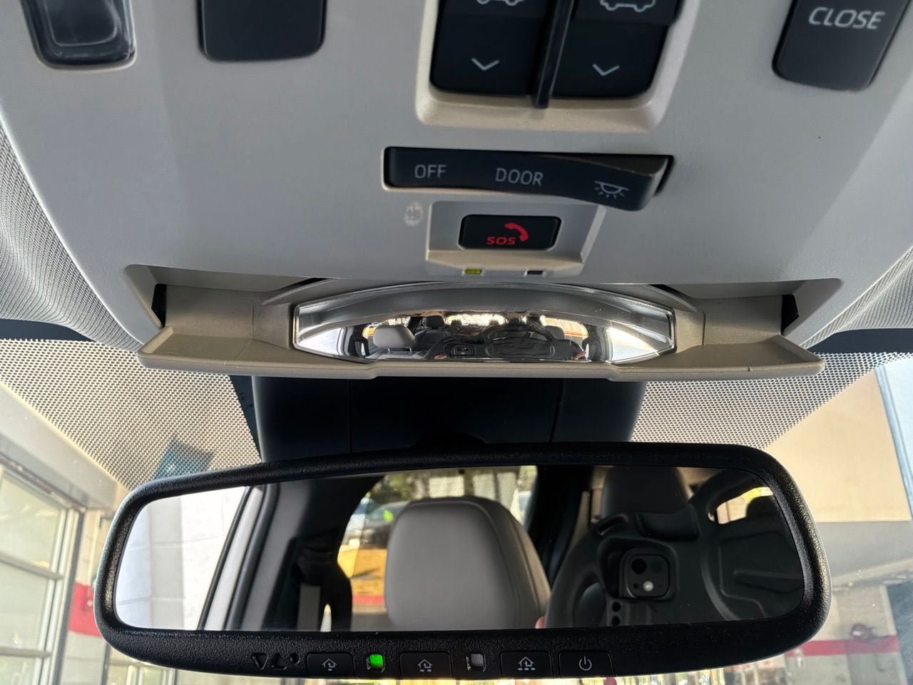 Used 2025 Toyota Sienna XLE FWD image 20