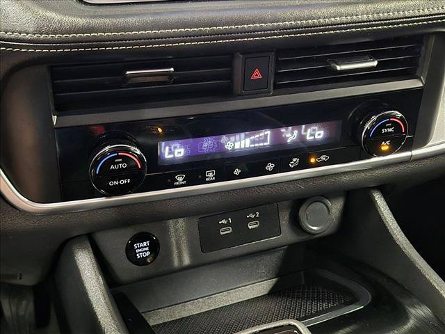 Used 2025 Nissan Rogue SV AWD/4WD image 16