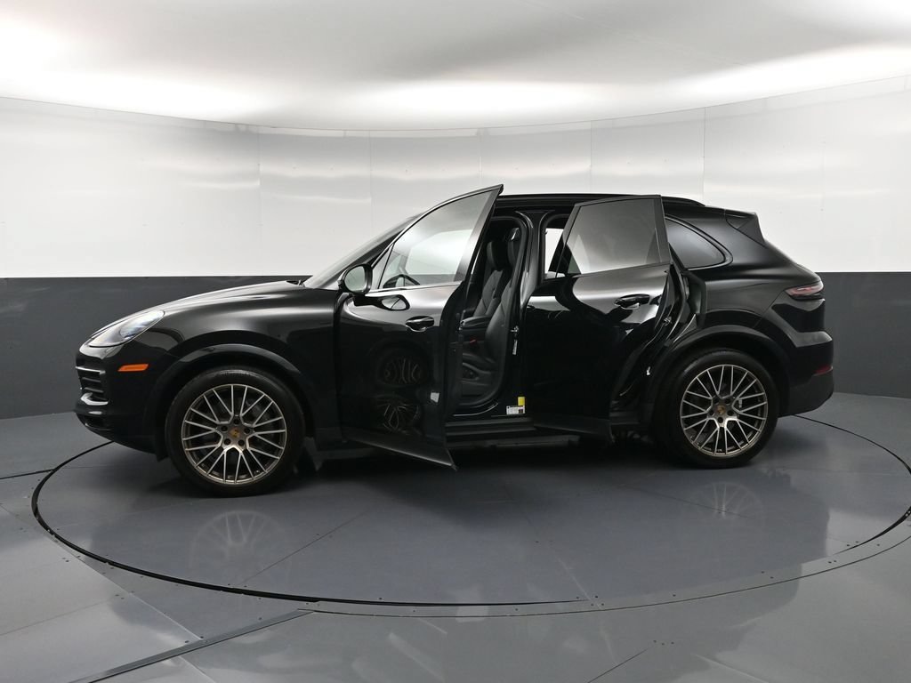 Certified 2023 Porsche Cayenne S Platinum AWD/4WD image 35