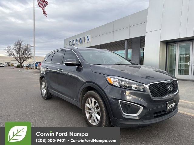 Used 2017 Kia Sorento LX w/ LX Convenience Package image 1