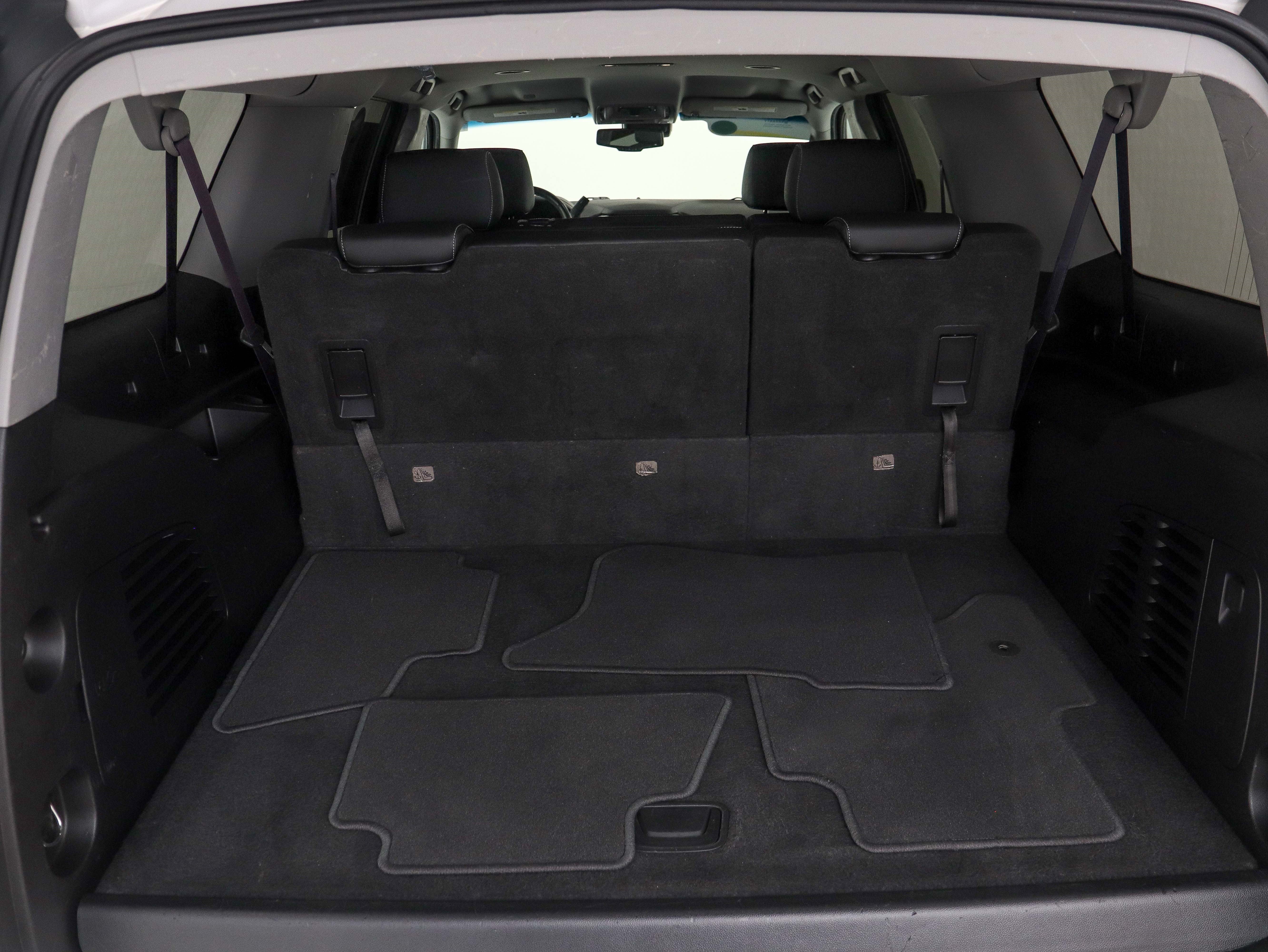Used 2017 Chevrolet Suburban LT AWD/4WD image 12