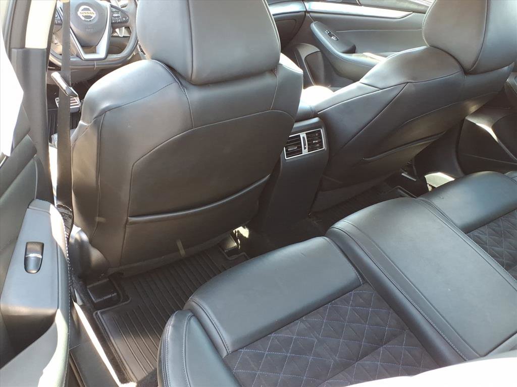 Used 2017 Nissan Maxima SR w/ Midnight Edition FWD image 14
