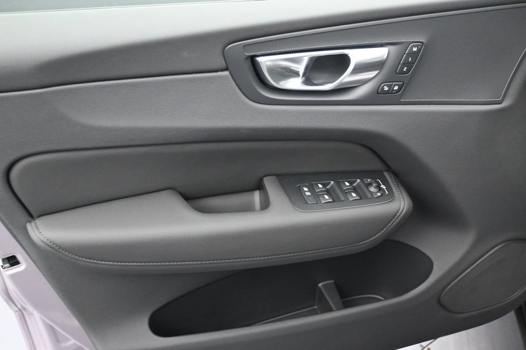 New 2026 Volvo XC60 B5 Plus AWD/4WD image 12