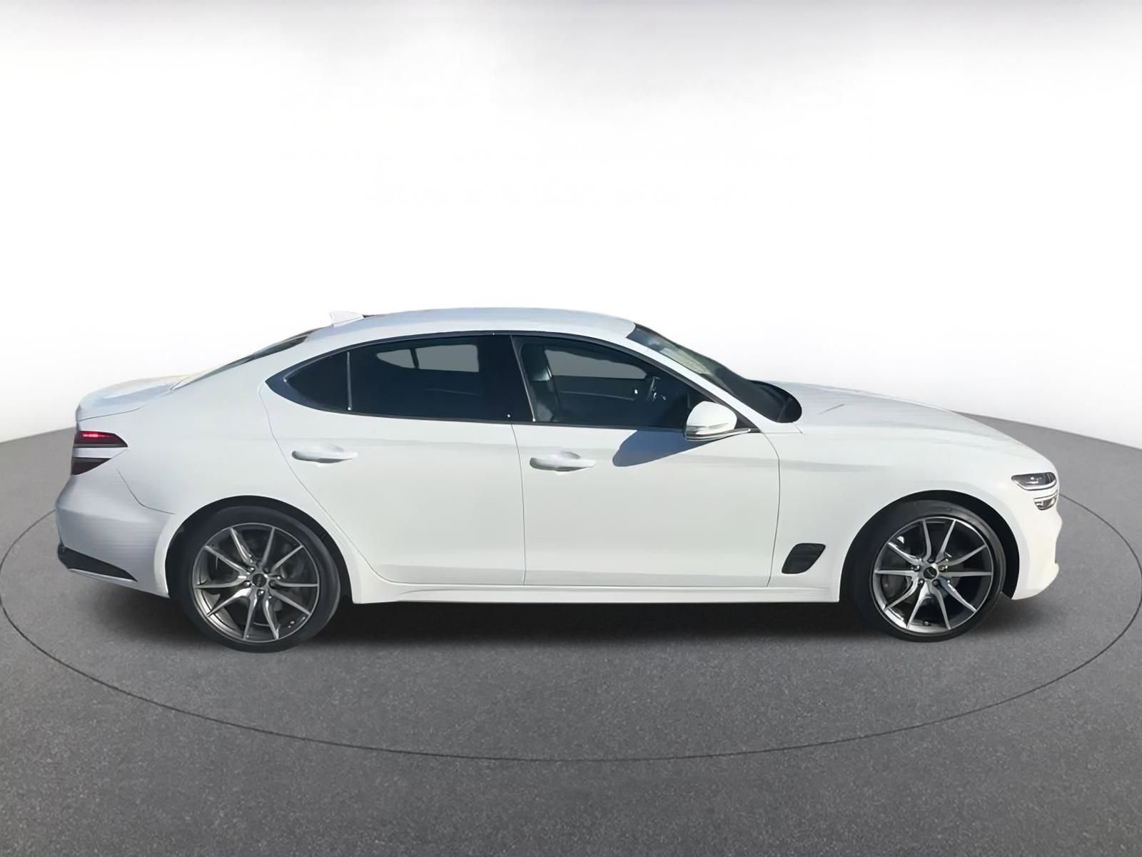 Used 2025 Genesis G70 2.5T image 16