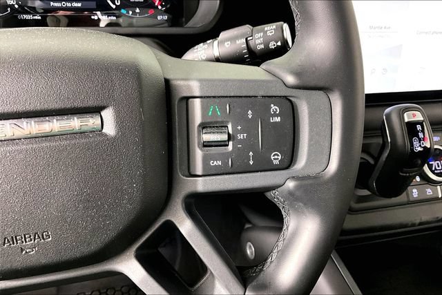 Used 2025 Land Rover Defender 110 X-Dynamic SE AWD/4WD image 11