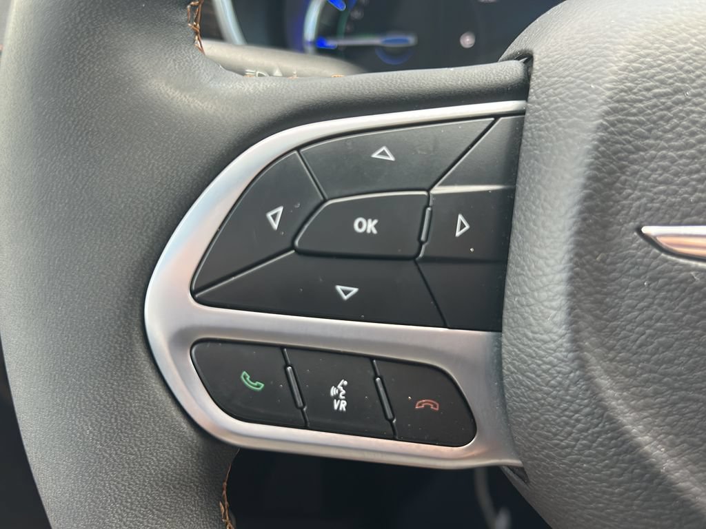 Used 2023 Chrysler Pacifica Pinnacle FWD image 20