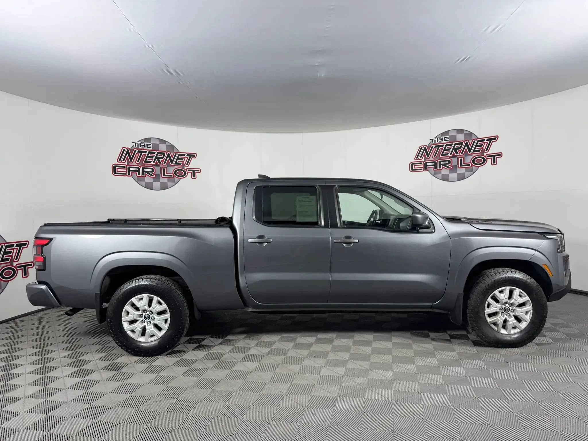 Used 2022 Nissan Frontier SV w/ Technology Package AWD/4WD image 8