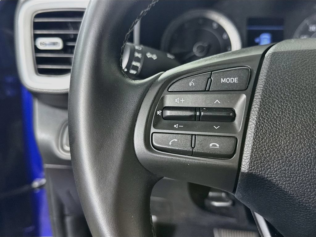Certified 2022 Hyundai Venue Limited FWD image 21
