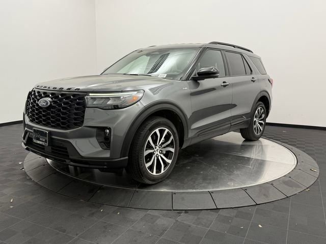 Used 2025 Ford Explorer ST-Line AWD/4WD image 3