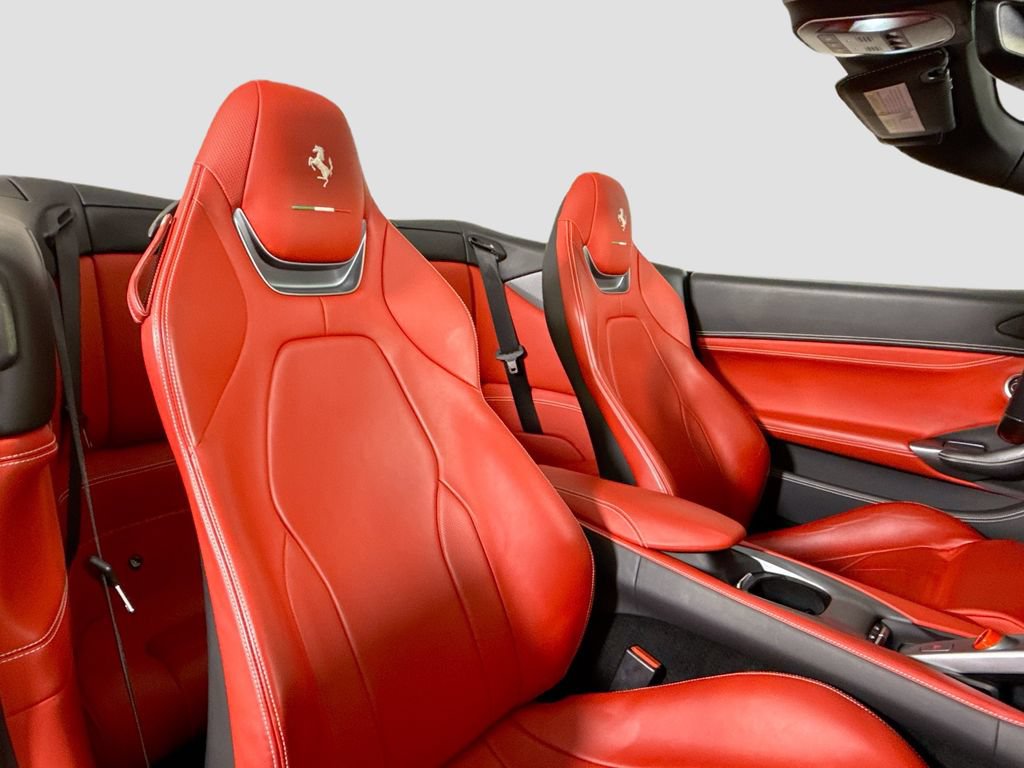 Used 2020 Ferrari Portofino RWD image 10