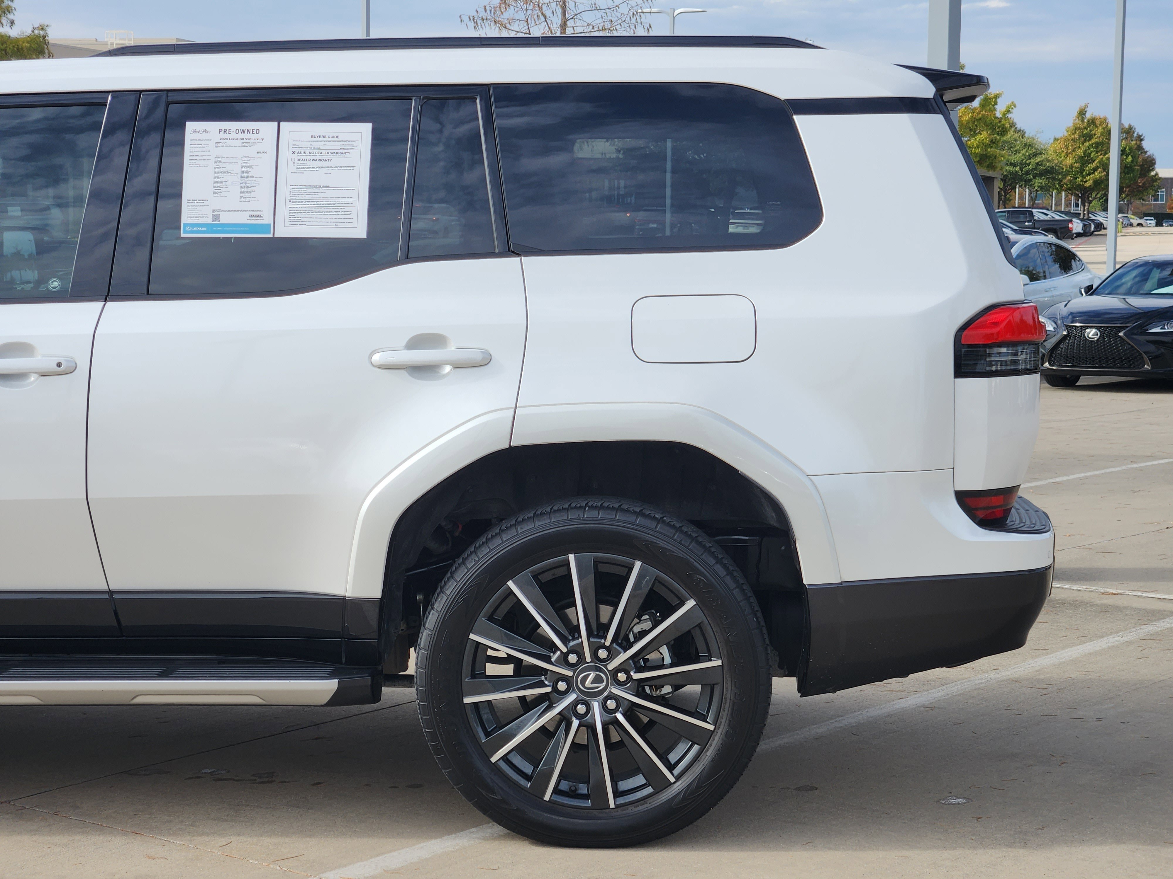 Used 2024 Lexus GX 550 image 10