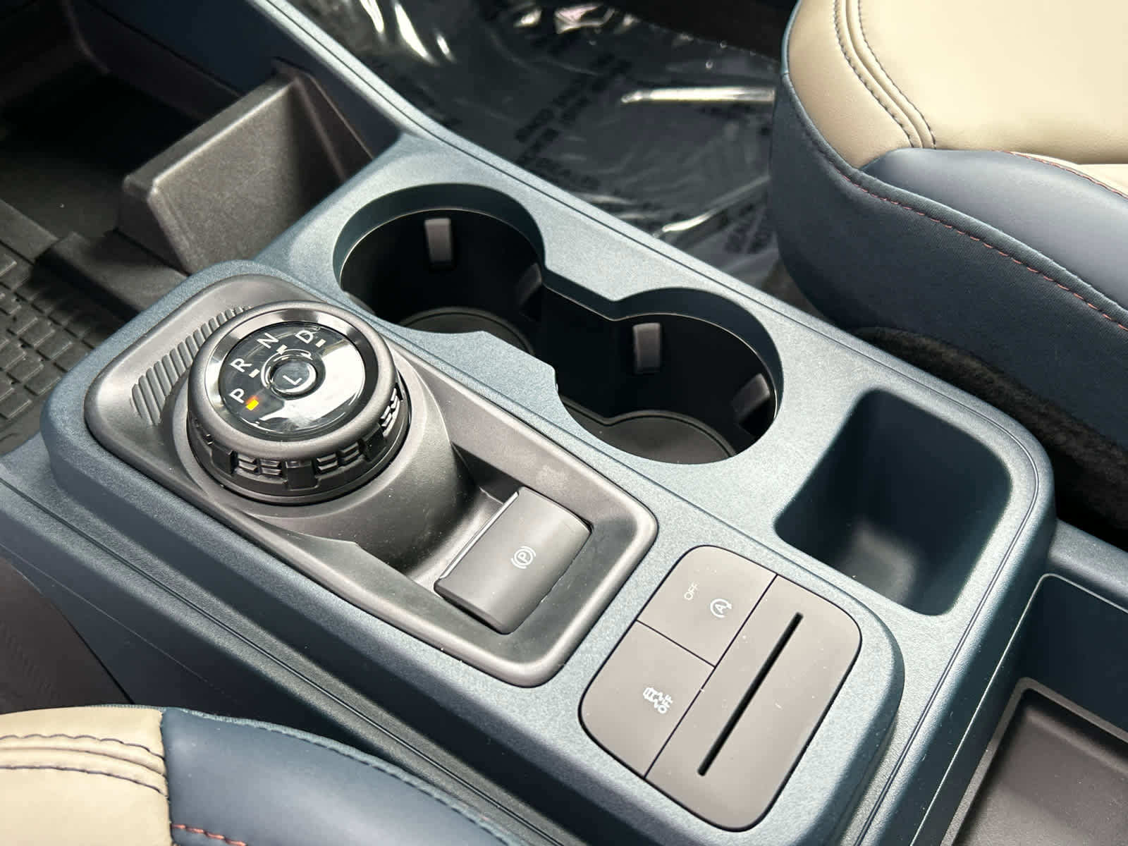 New 2025 Ford Maverick Lariat w/ 4K Tow Package image 44