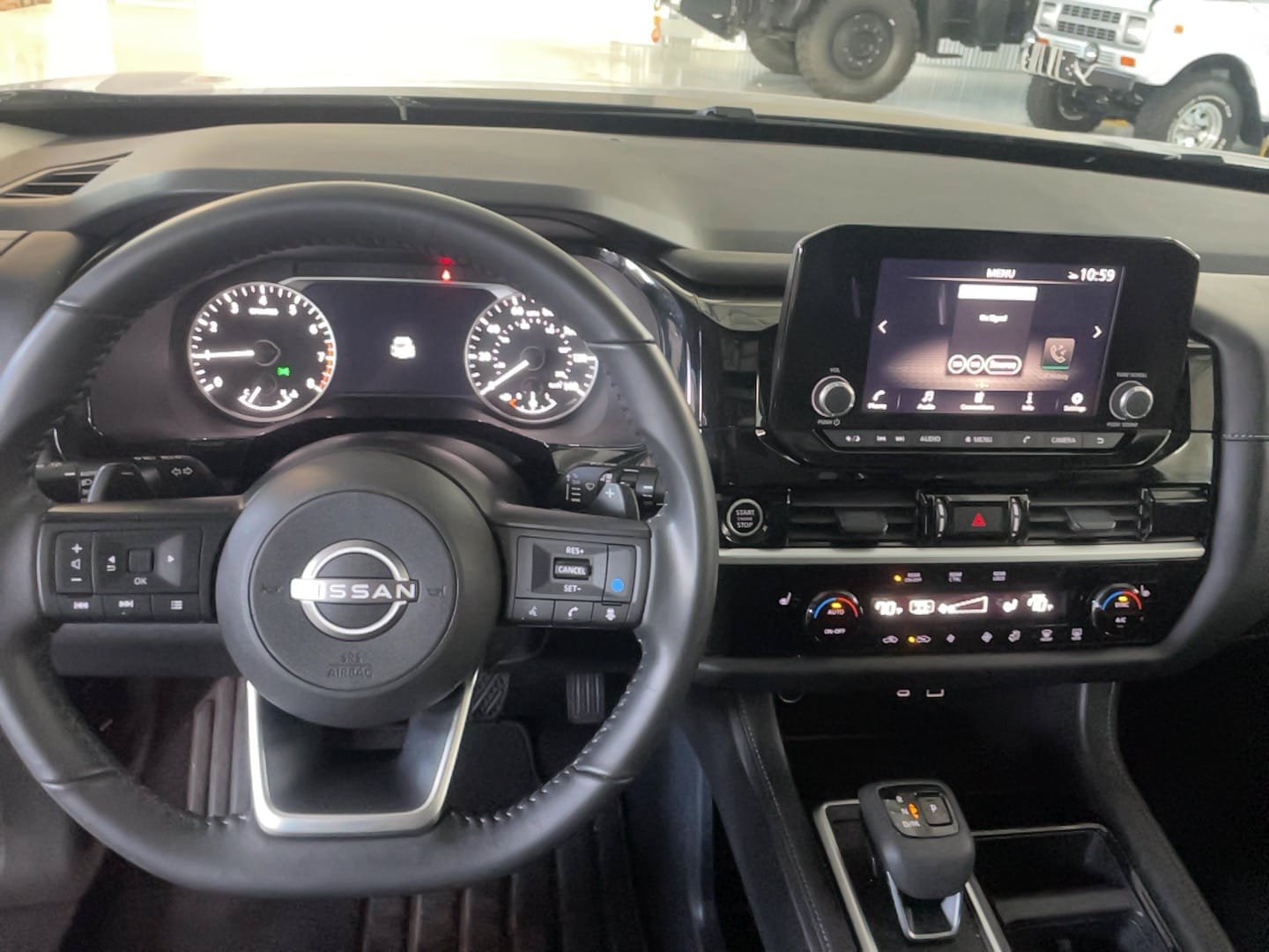 Used 2024 Nissan Pathfinder SV w/ SV Premium Package AWD/4WD image 16